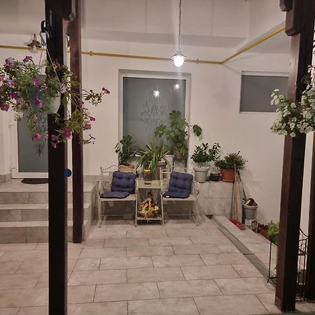 Casa Musceleana Otel Campulung Dış mekan fotoğraf
