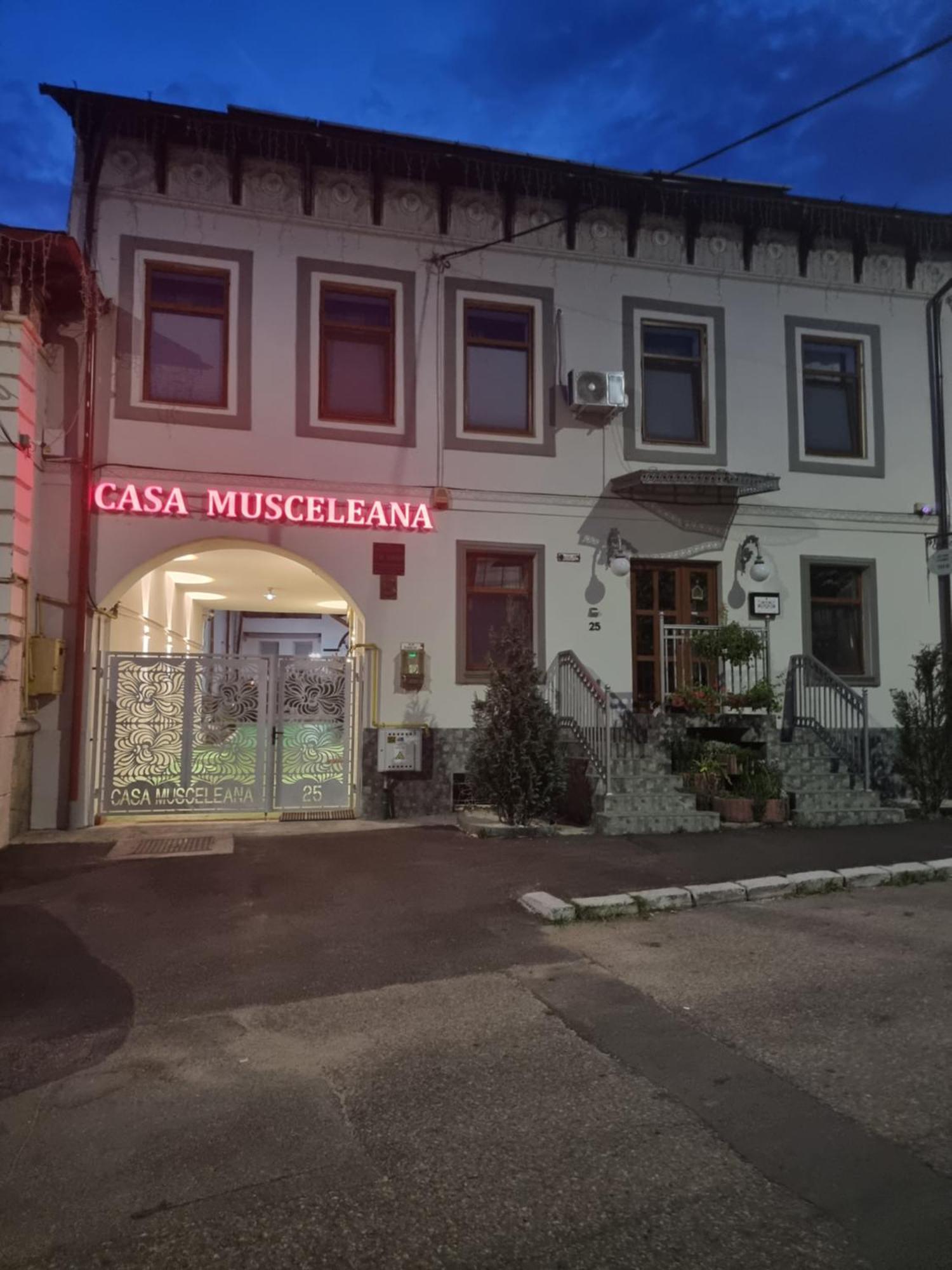 Casa Musceleana Otel Campulung Dış mekan fotoğraf