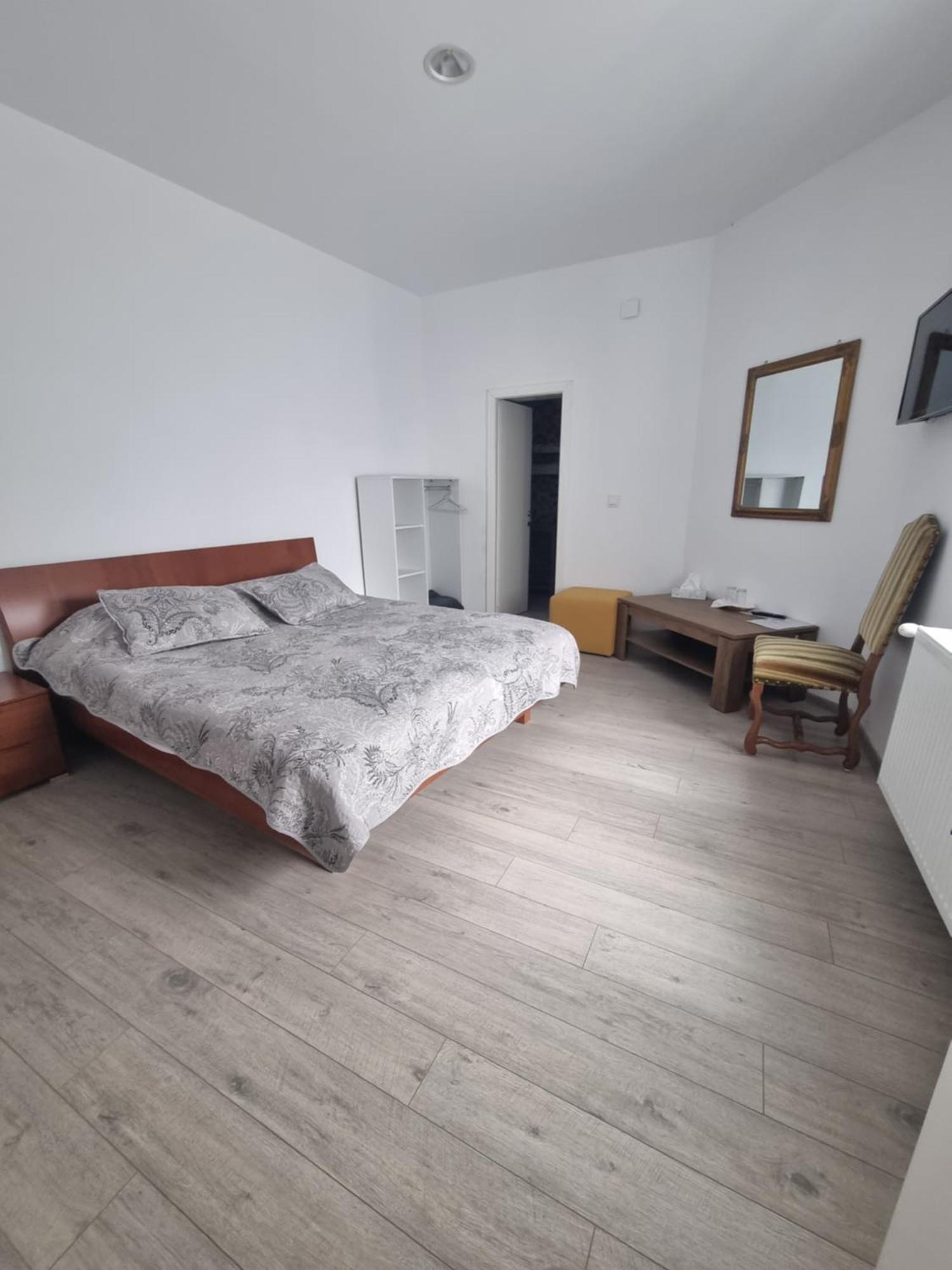 Casa Musceleana Otel Campulung Dış mekan fotoğraf