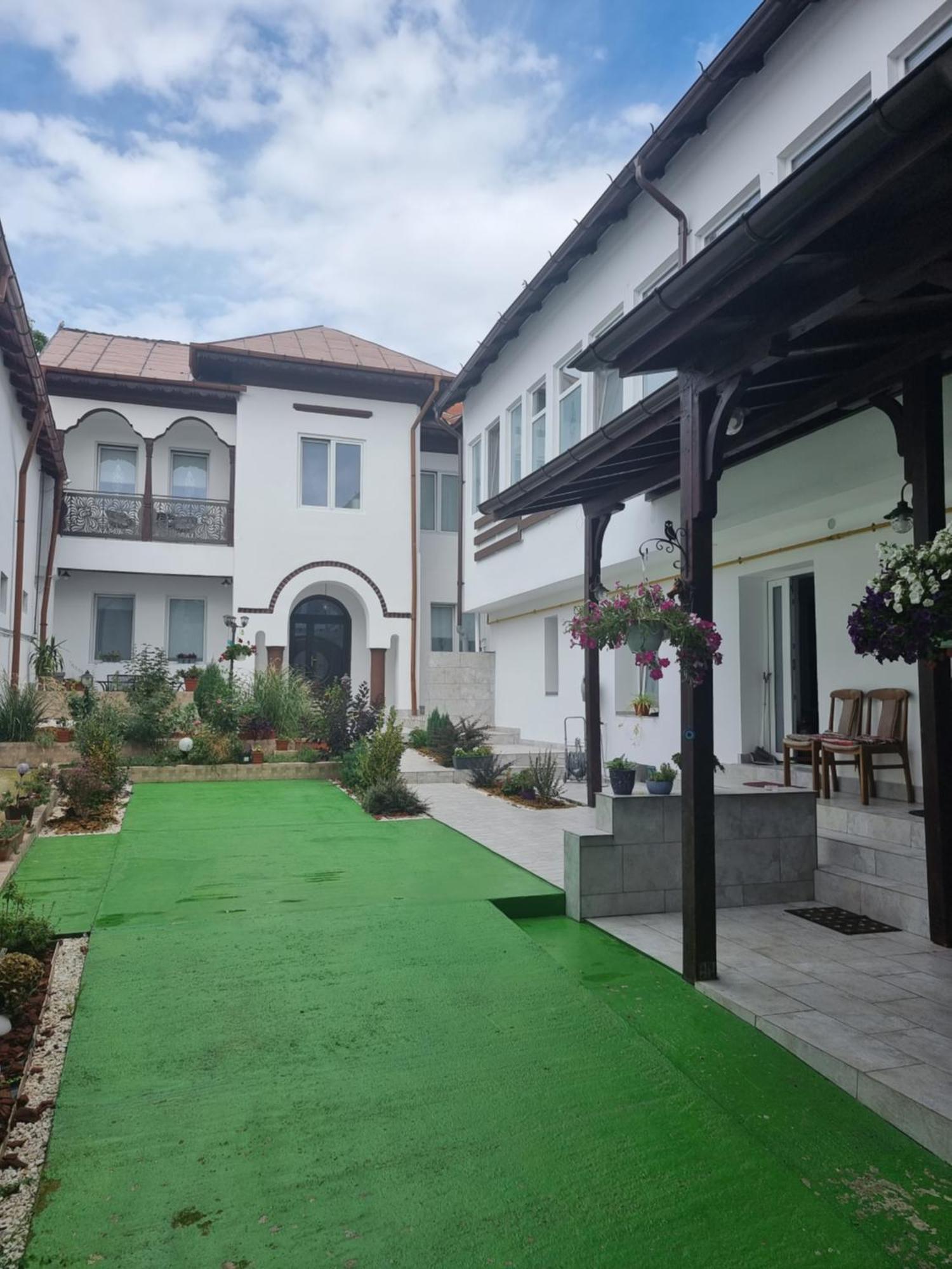 Casa Musceleana Otel Campulung Dış mekan fotoğraf